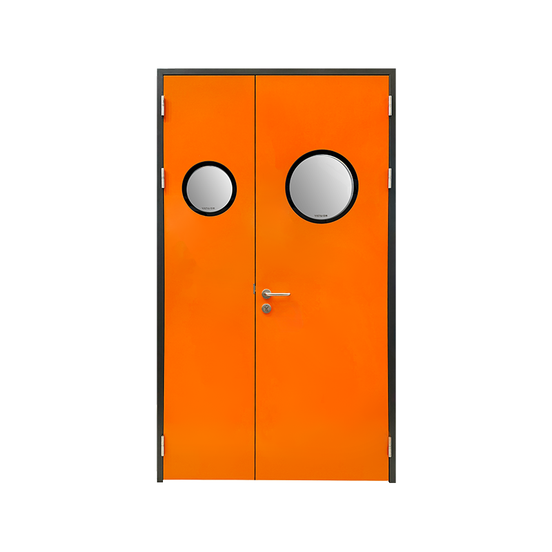 Kovové dveře nemocnice