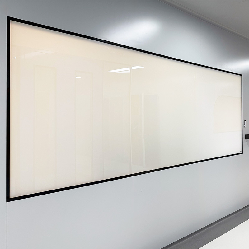 Elektricky přepínatelné stmívání skleněného okna